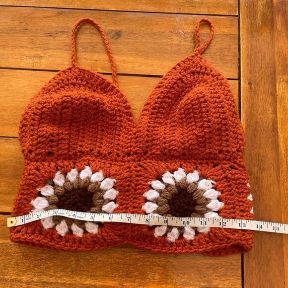 Handmade crocheted women’s halter top - Picture 4 of 6